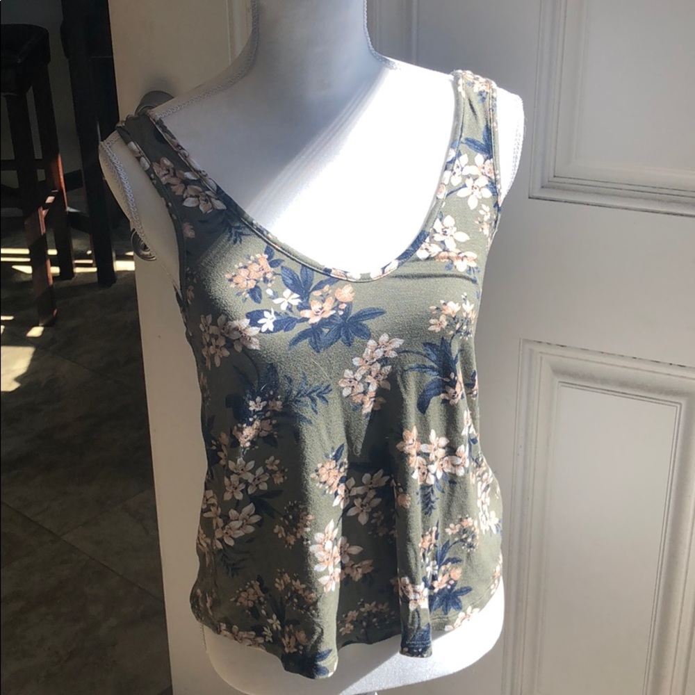 American Eagle ❤️ sexy low back blouse